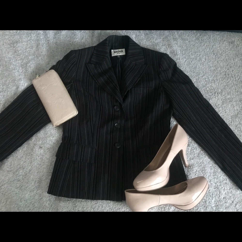KASPER BLACK PINSTRIPED BLAZER 4P
